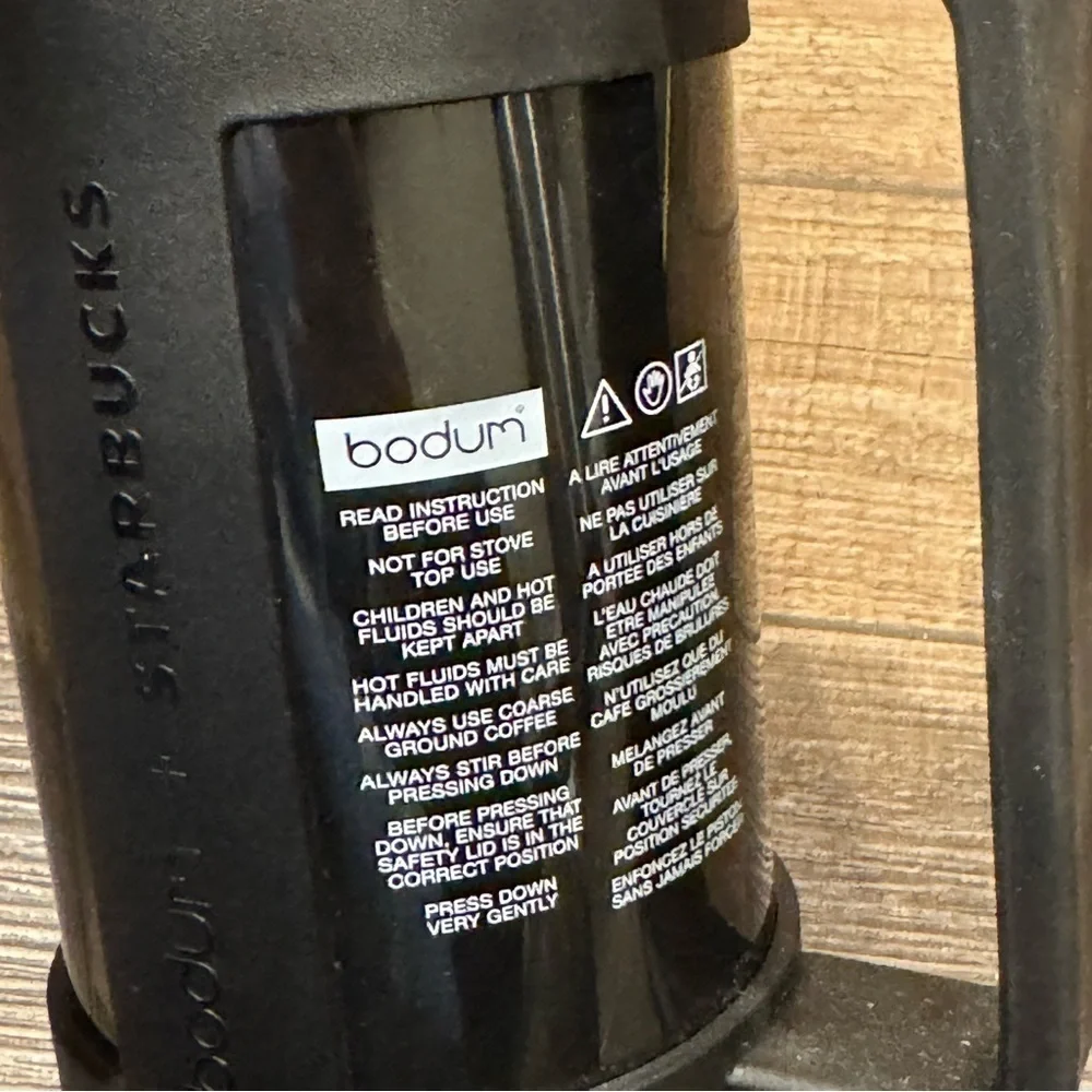 Starbucks 8 Cup French Press by Bodum Plastic Beaker and Locking Lid